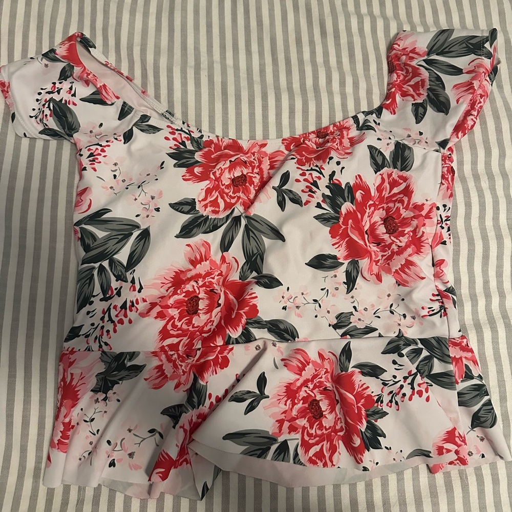 White/floral swimsuit top size large